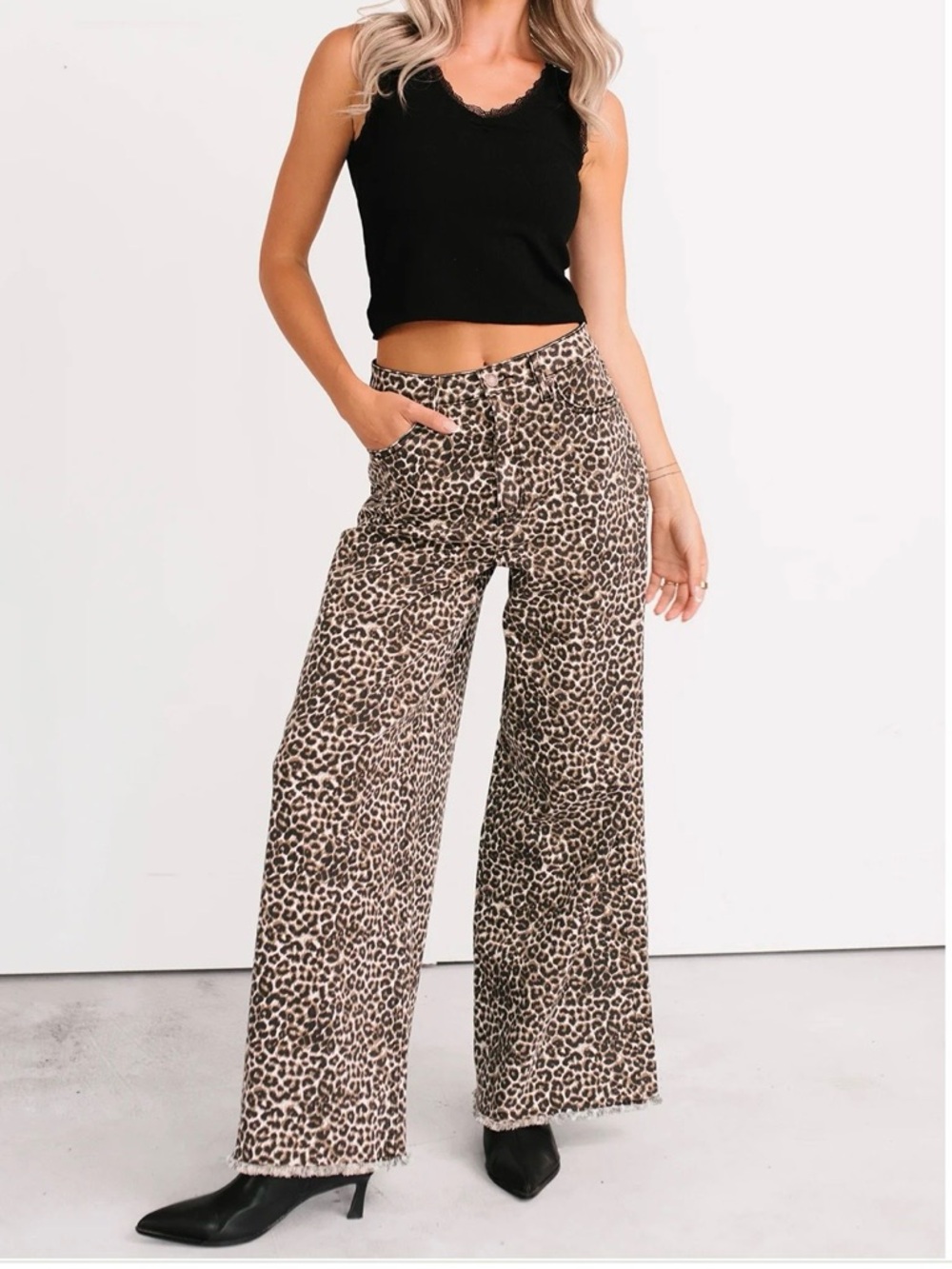 Leopard Print Wide Leg Pants NWT Size Small - Picture 2 of 8